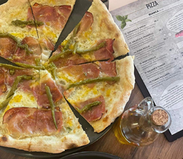 15. Asparagi e Speck